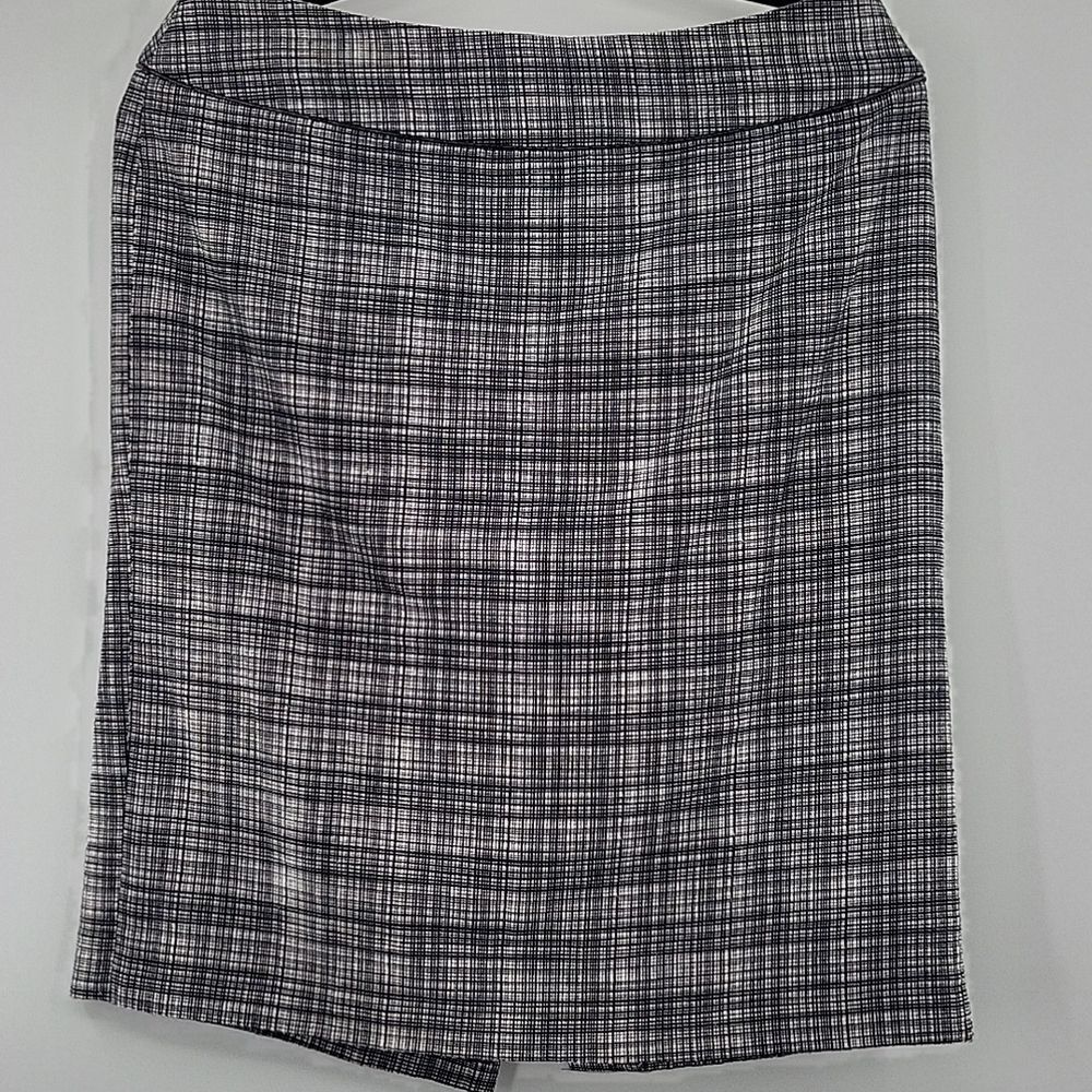 3 For$20 Kasper Black&White plaid skirt size 6P